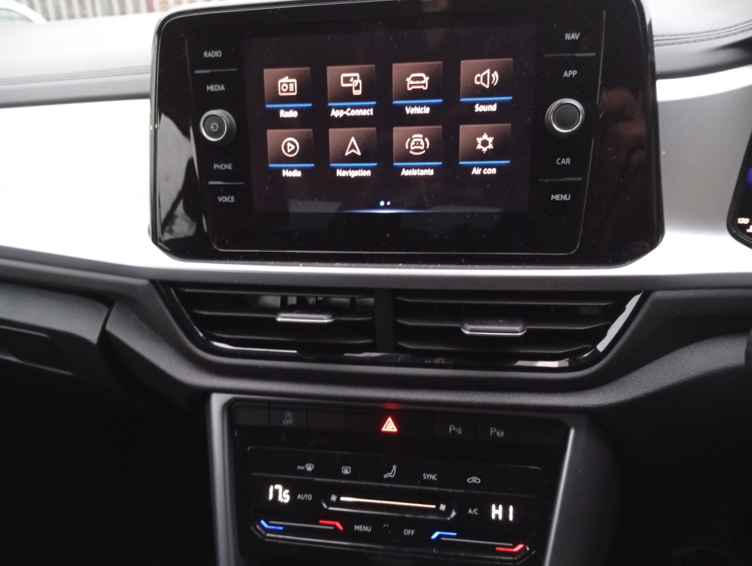 Used Volkswagen T-Roc 2024 for sale - 77063449: Photo 18