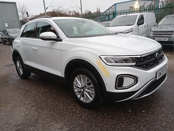 Used Volkswagen T-Roc 2024 for sale - 77063449: Photo