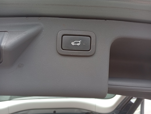 Used Land Rover Discovery Sport 2016 for sale - 75680328: Photo 16