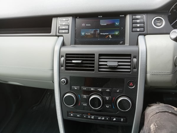 Used Land Rover Discovery Sport 2016 for sale - 75680328: Photo 21