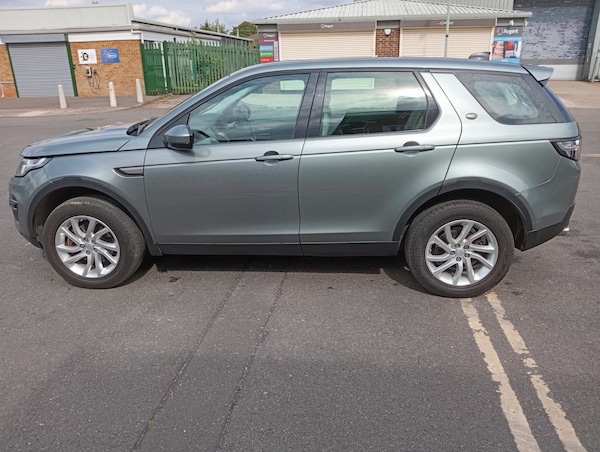 Used Land Rover Discovery Sport 2016 for sale - 75680328: Photo 6