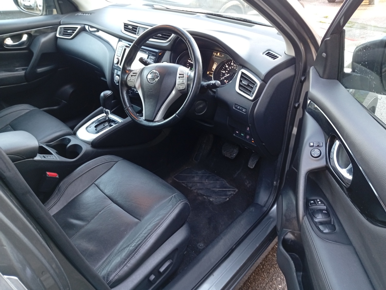 Used Nissan Qashqai 2015 for sale - 76793025: Photo 15