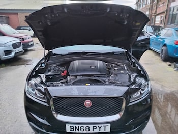 Used Jaguar F-Pace 2018 for sale - 75391040: Photo