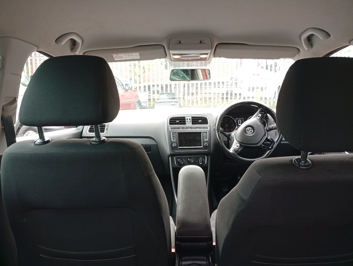 Used Volkswagen Polo 2016 for sale - 76319754: Photo 9