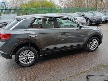 Used Volkswagen T-Roc 2021 for sale - 78042163: Photo