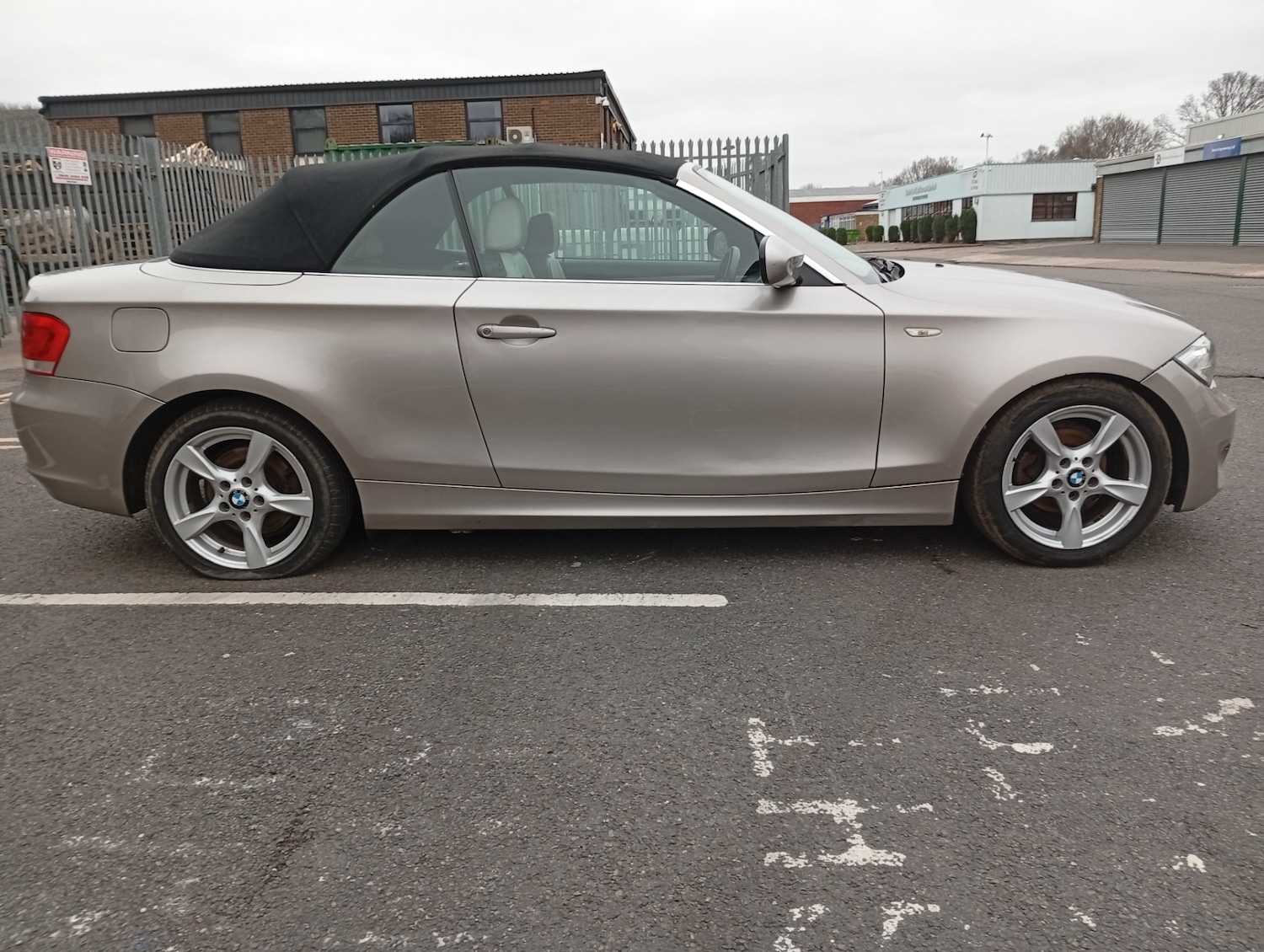 Used BMW 1 Series 2012 for sale - 77063461: Photo 2