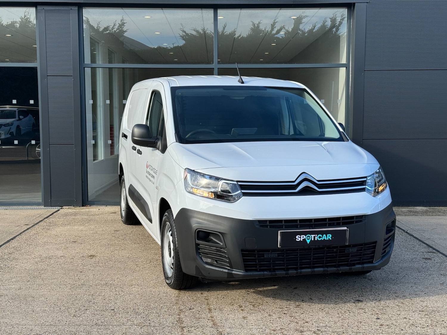 Used Citroen Berlingo 2023 for sale - 76868710: Photo 2