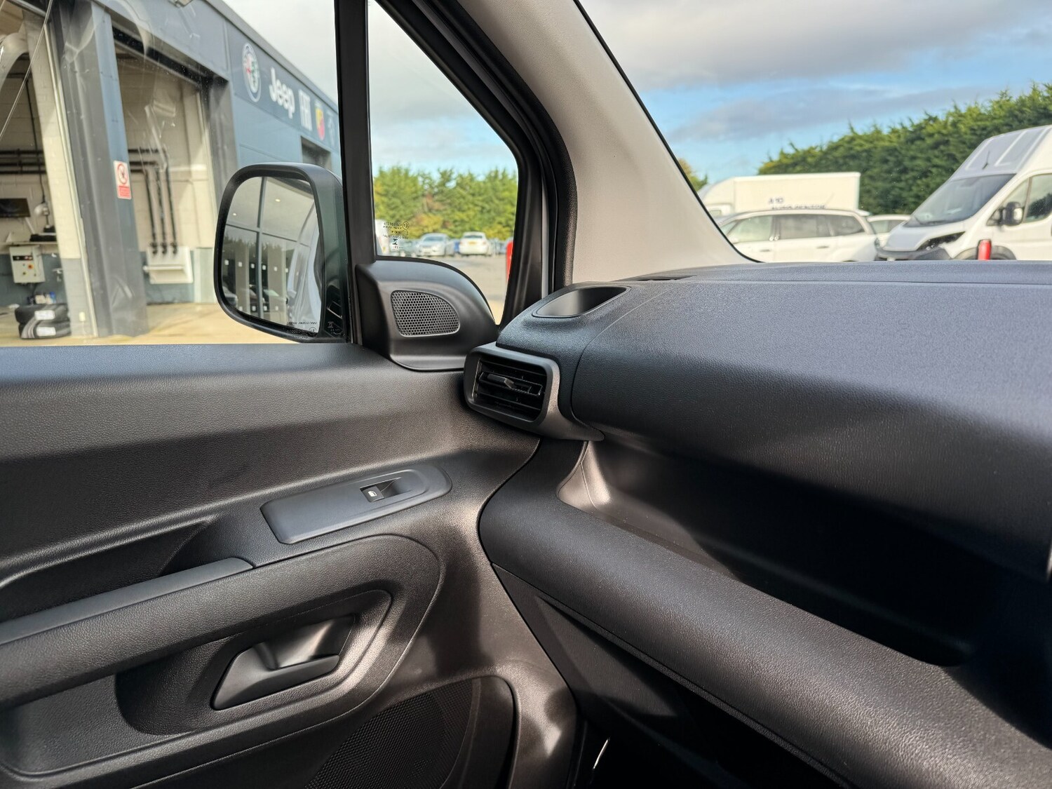 Used Citroen Berlingo 2023 for sale - 76868710: Photo 51