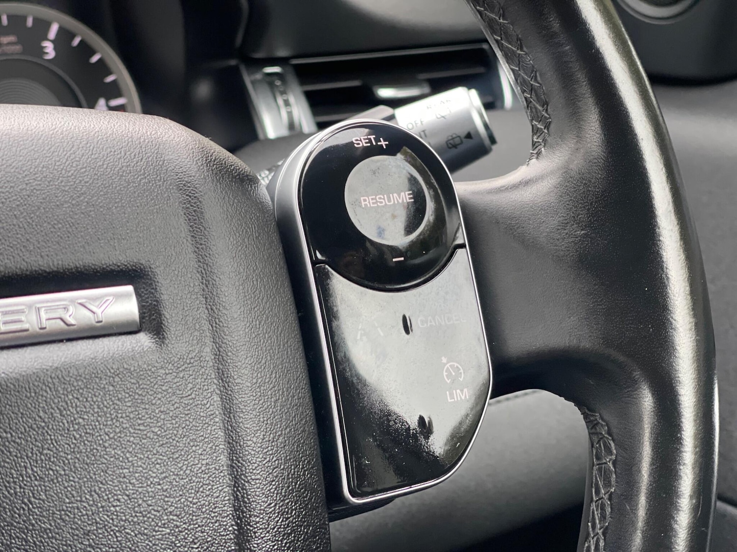Used Land Rover Discovery Sport 2020 for sale - 76337400: Photo 32