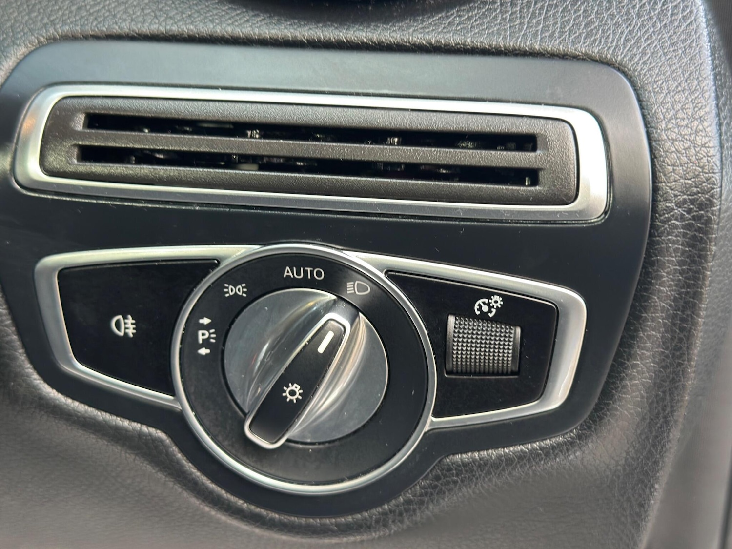 Used Mercedes-Benz C Class 2020 for sale - 76850514: Photo 37