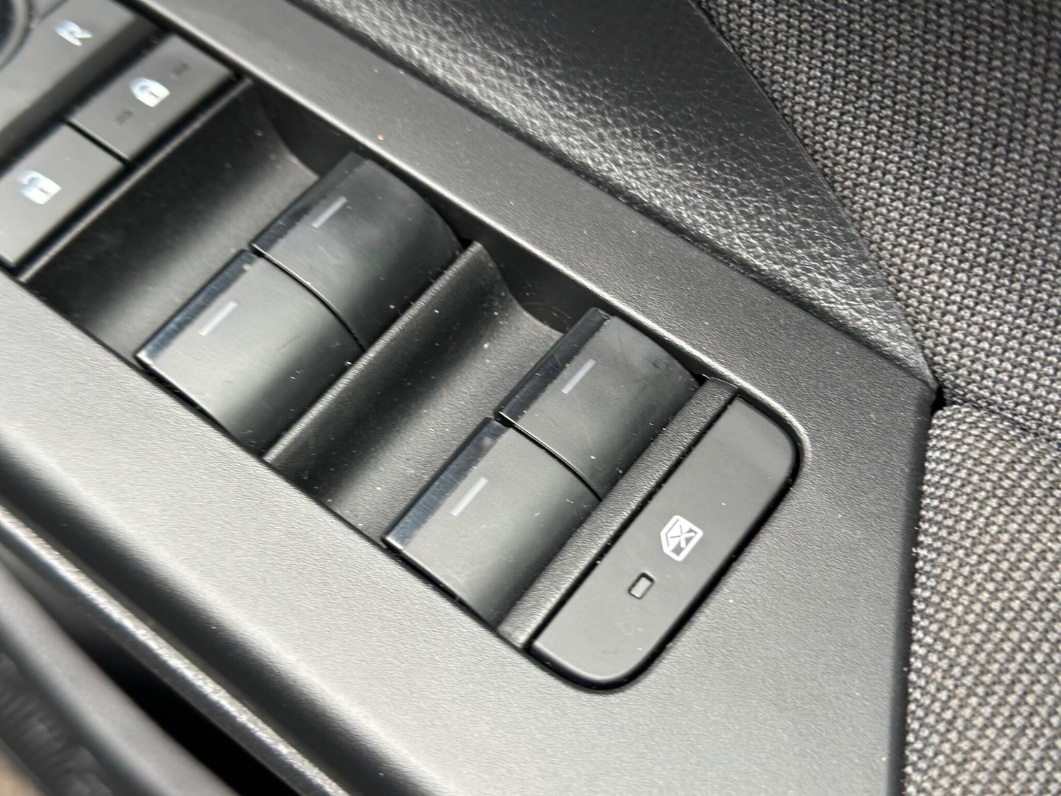 Used Toyota C-HR 2024 for sale - 77331833: Photo 31