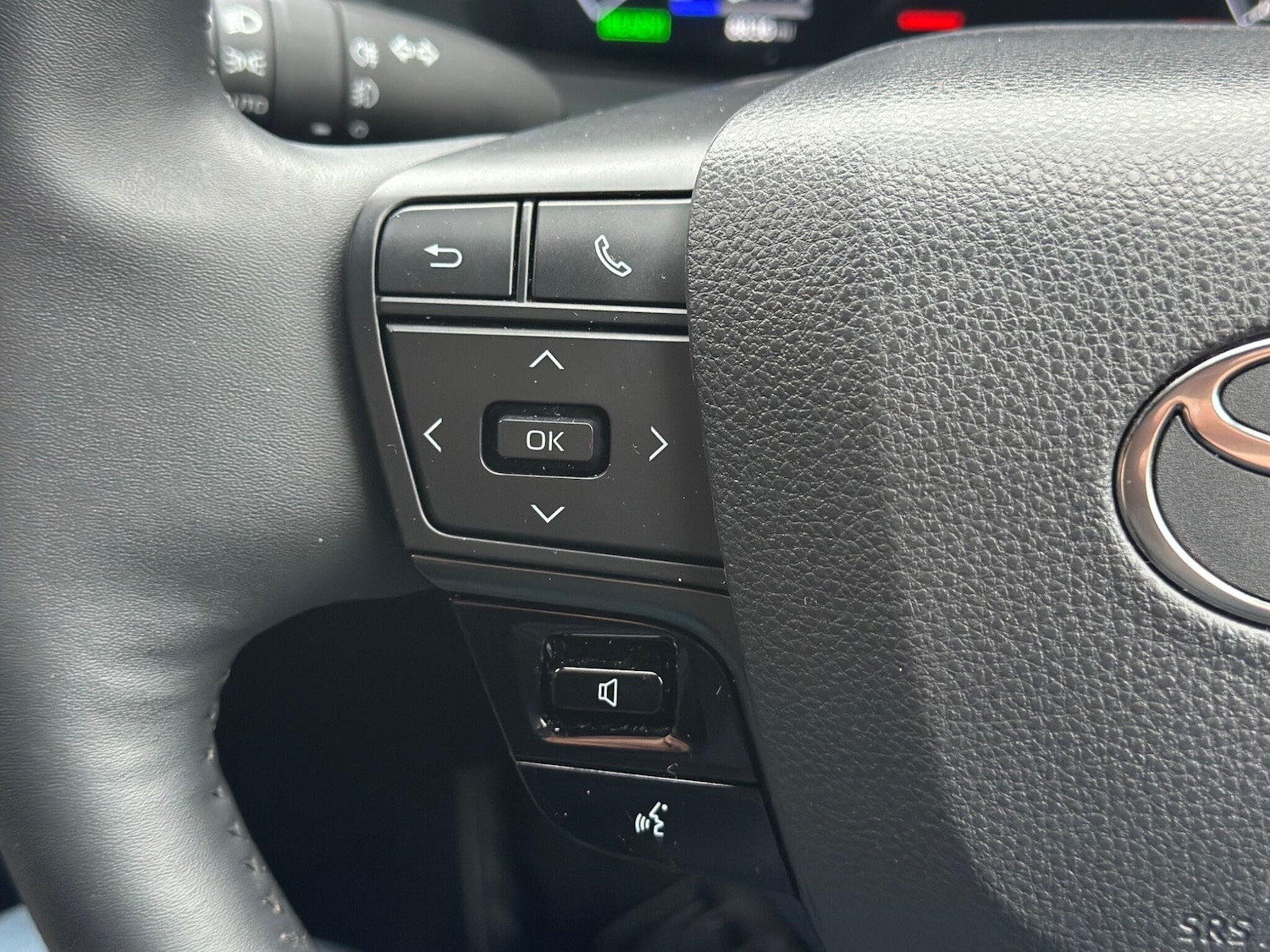 Used Toyota C-HR 2024 for sale - 77331833: Photo 40