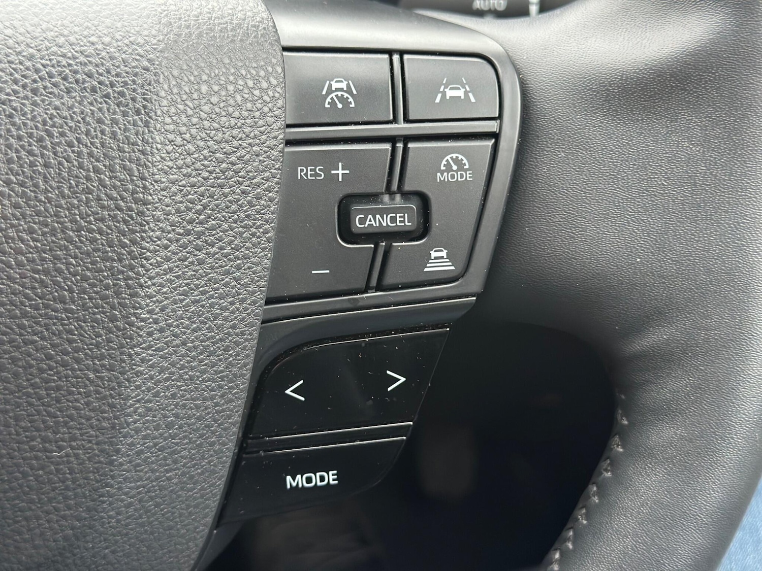 Used Toyota C-HR 2024 for sale - 77331833: Photo 41