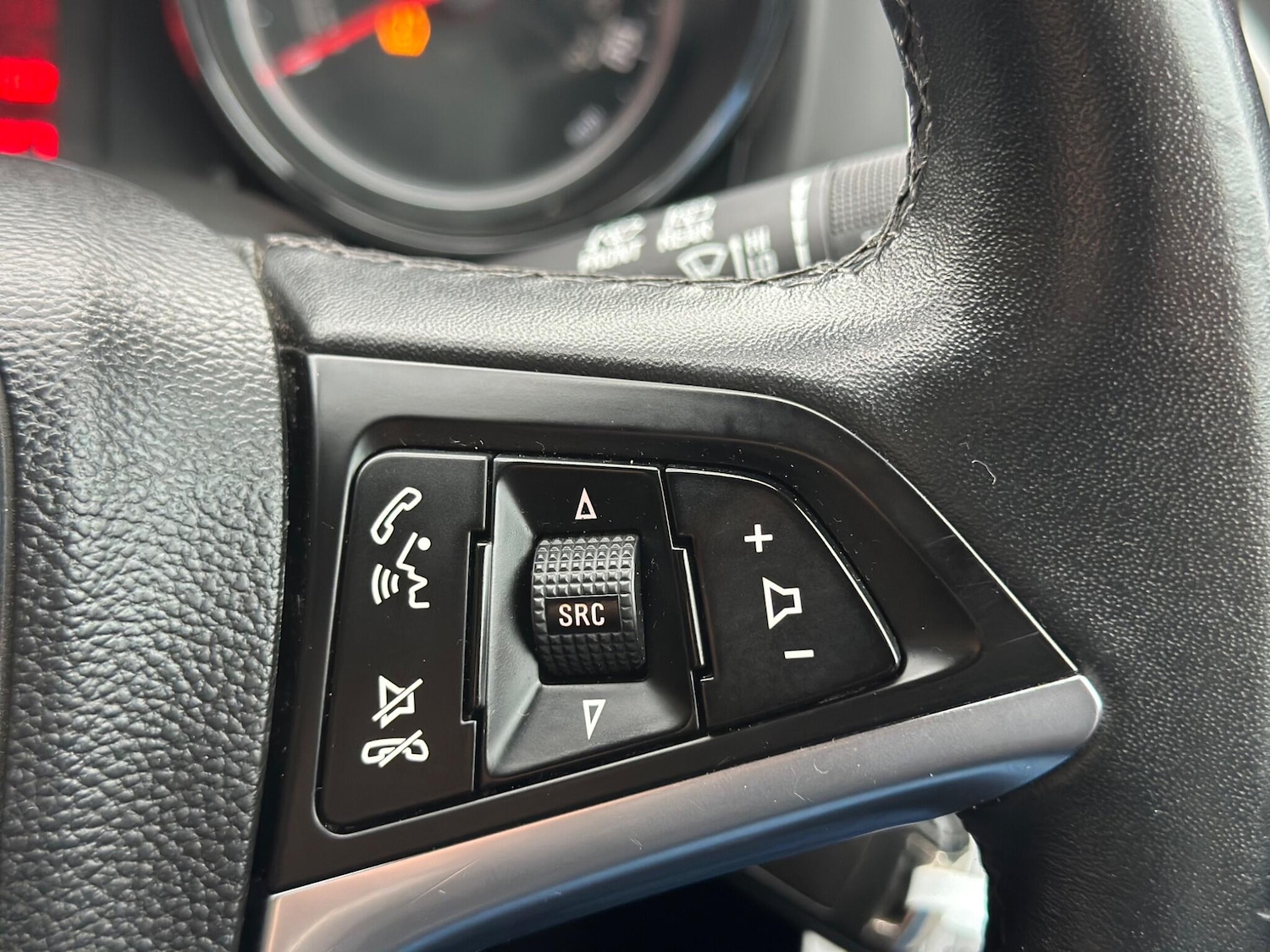 Used Vauxhall Astra 2015 for sale - 76572509: Photo 40