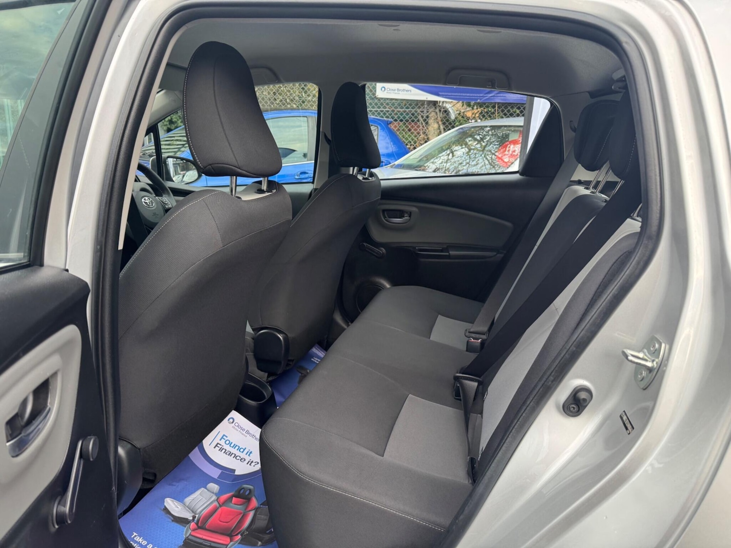 Used Toyota Yaris 2018 for sale - 76953018: Photo 11