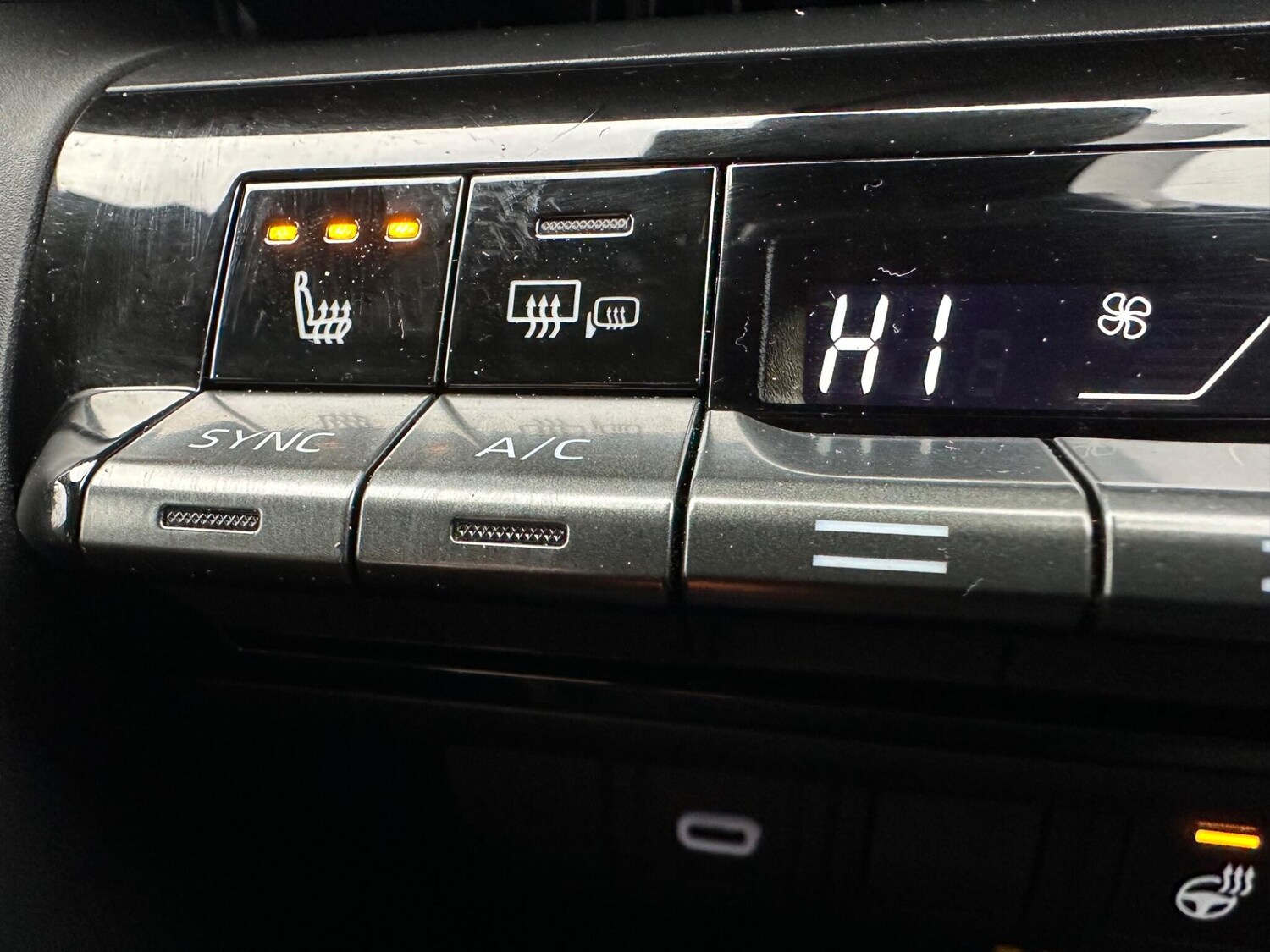 Used Toyota C-HR 2024 for sale - 77330647: Photo 42