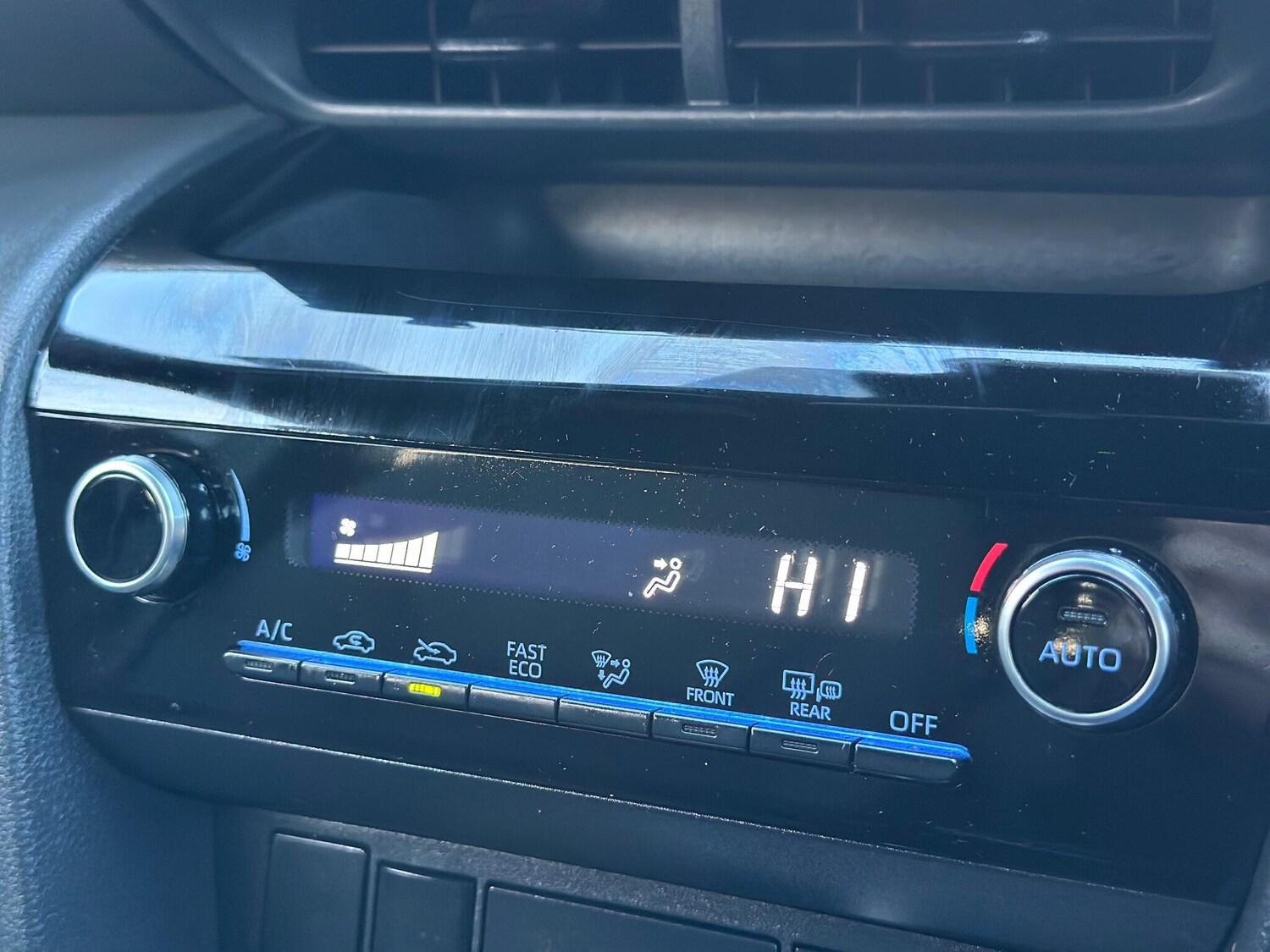 Used Toyota Yaris Cross 2022 for sale - 77854289: Photo 39