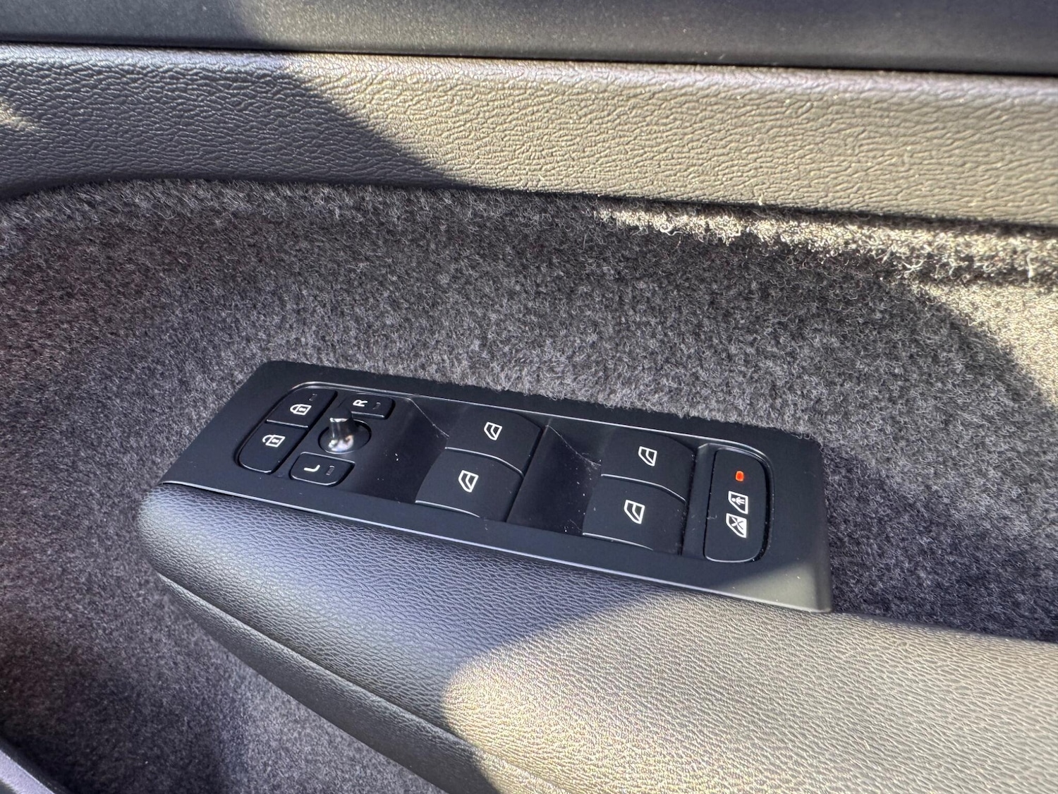 Used Volvo XC40 2022 for sale - 76936005: Photo 30