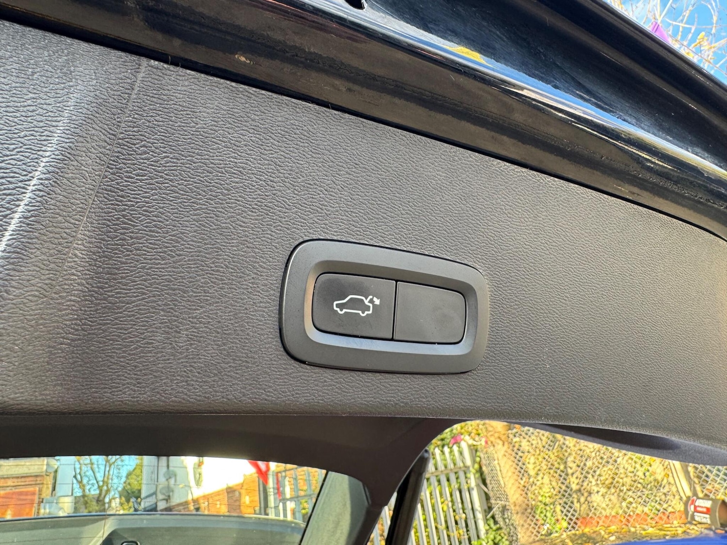 Used Volvo XC40 2022 for sale - 76936005: Photo 36