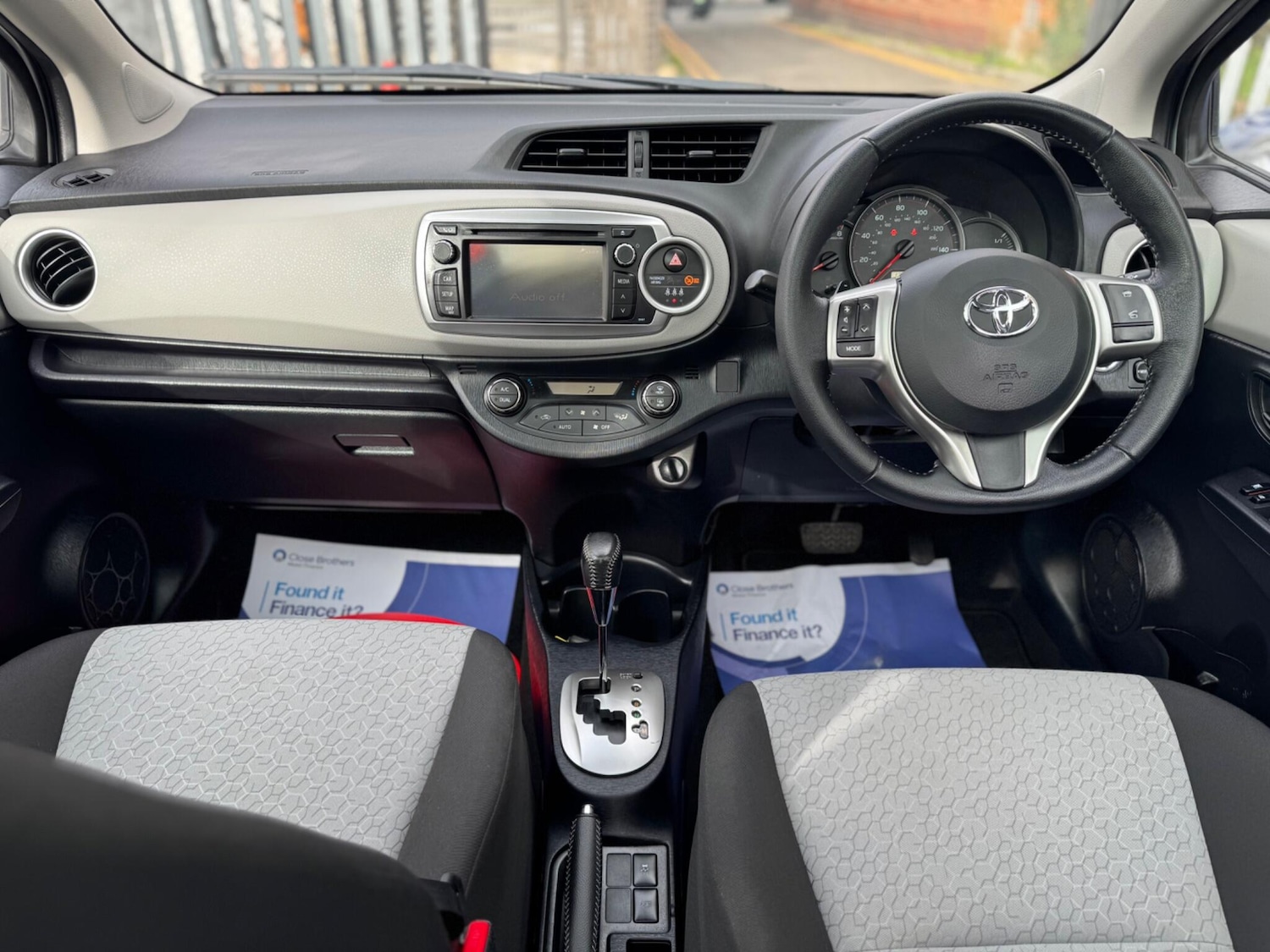 Used Toyota Yaris 2013 for sale - 76440307: Photo 15
