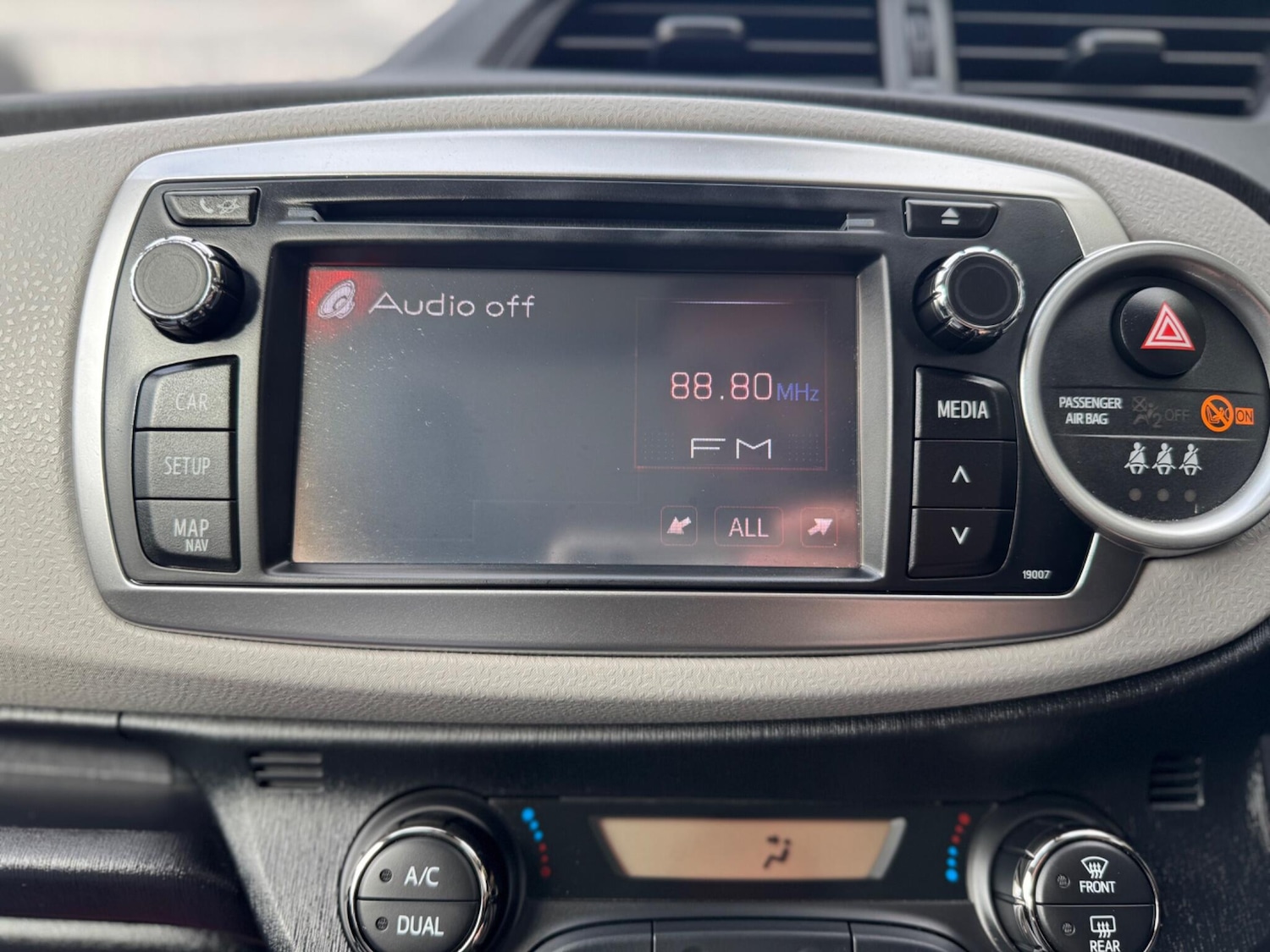 Used Toyota Yaris 2013 for sale - 76440307: Photo 21