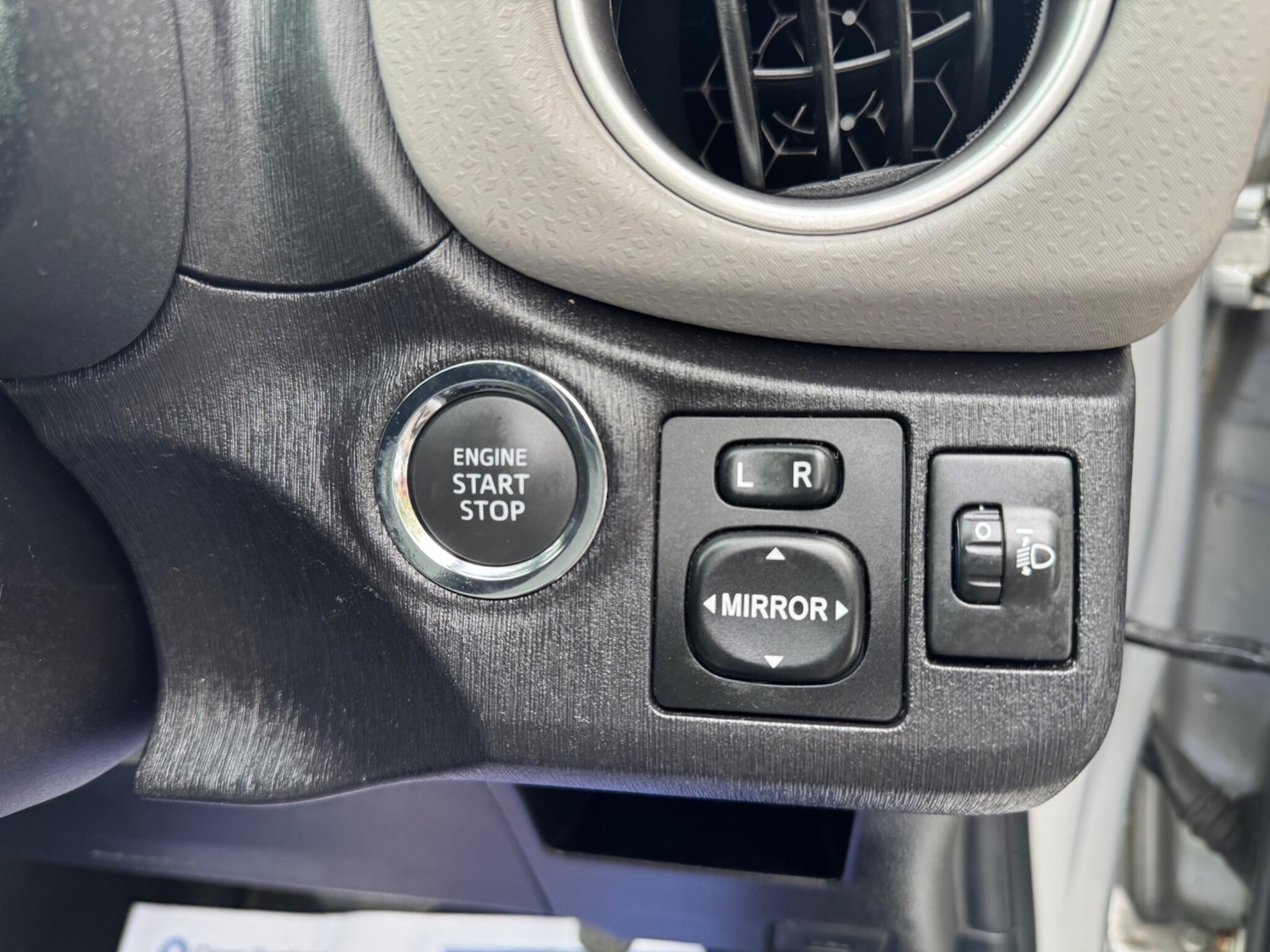 Used Toyota Yaris 2013 for sale - 76440307: Photo 27