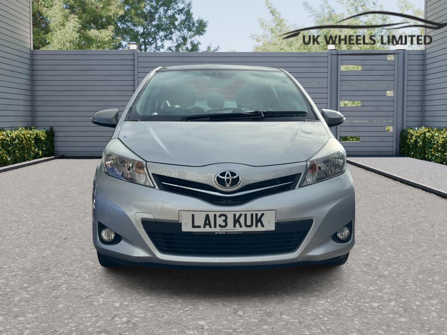 Used Toyota Yaris 2013 for sale - 76440307: Photo 3