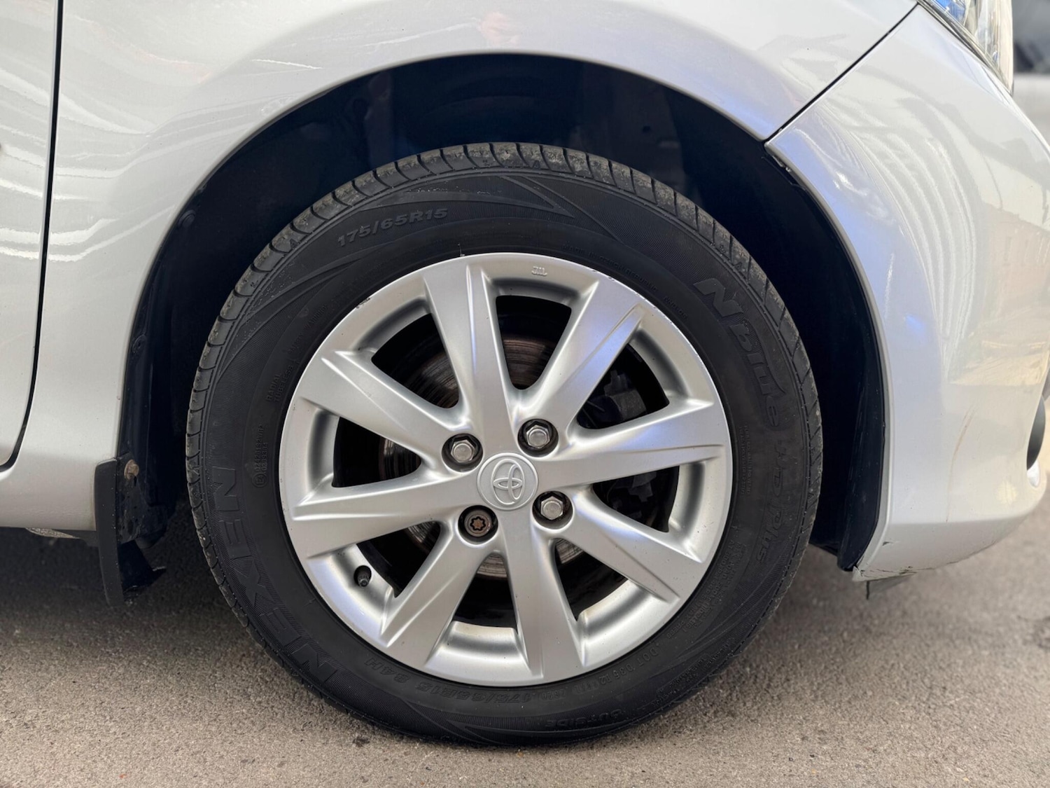 Used Toyota Yaris 2013 for sale - 76440307: Photo 32