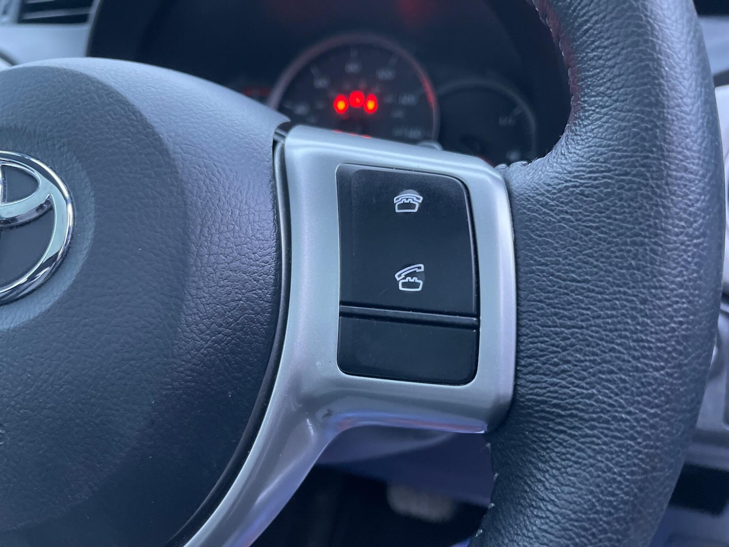 Used Toyota Yaris 2013 for sale - 76440307: Photo 43