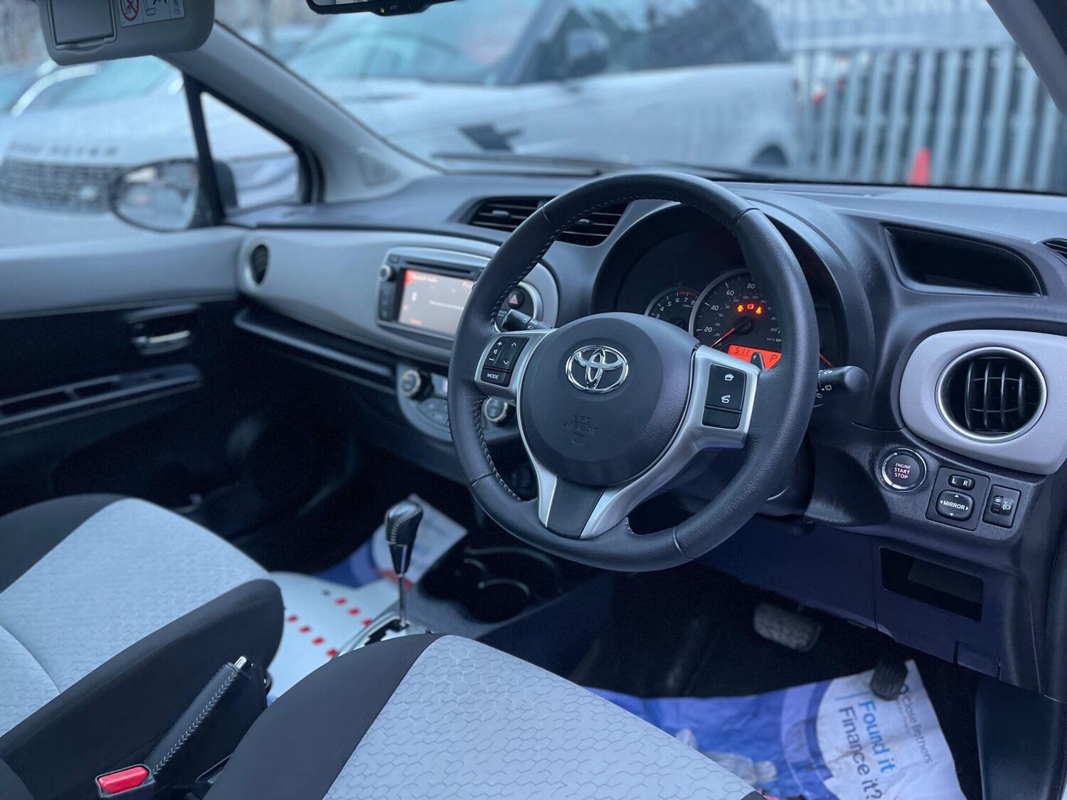 Used Toyota Yaris 2013 for sale - 76440307: Photo 46