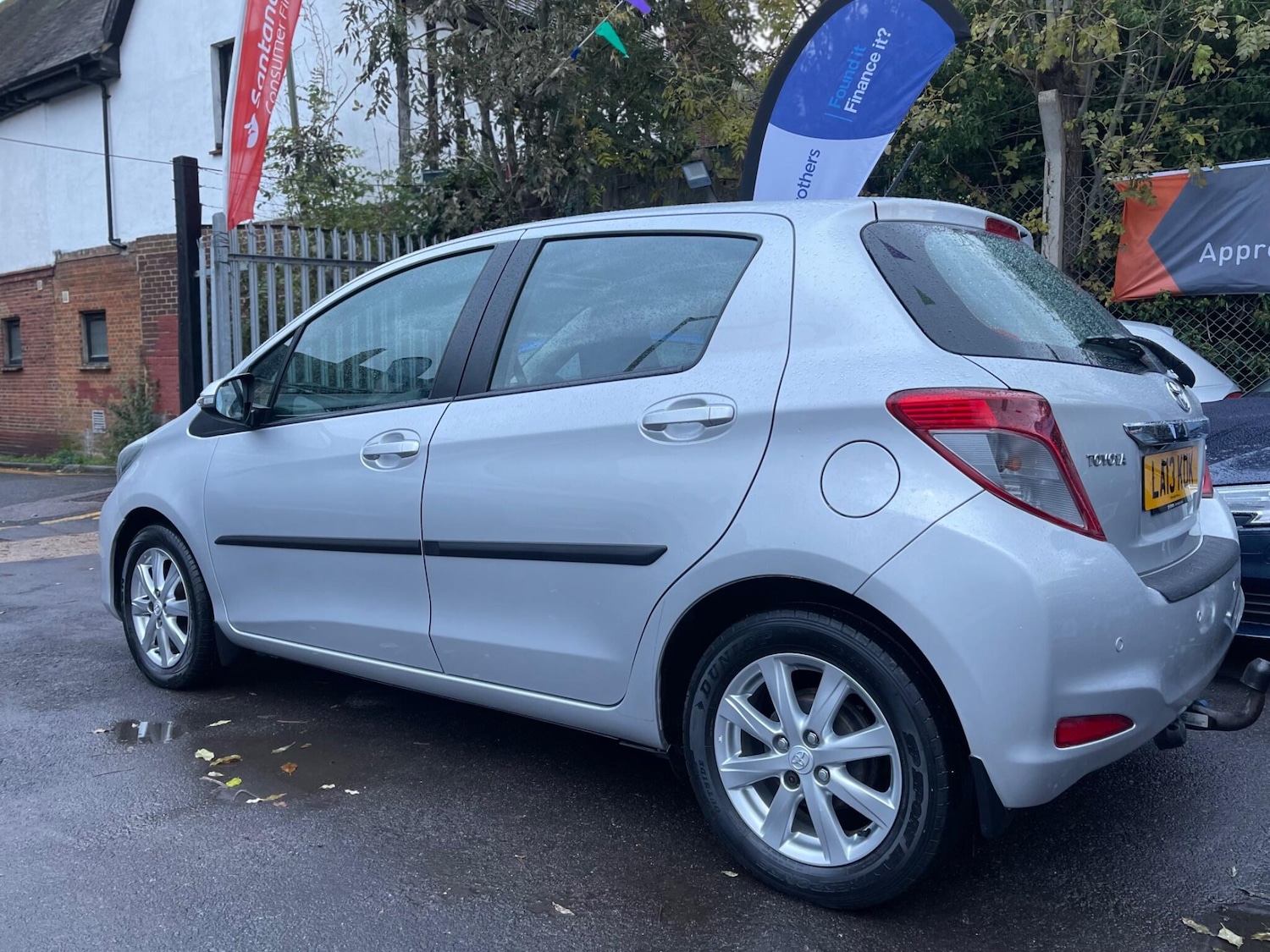 Used Toyota Yaris 2013 for sale - 76440307: Photo 49