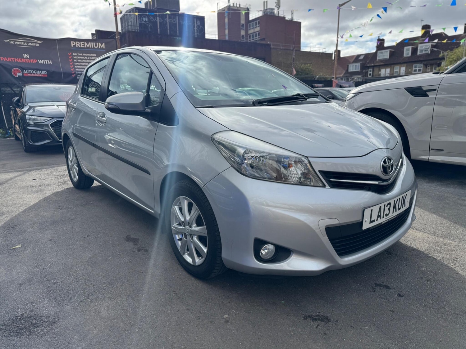 Used Toyota Yaris 2013 for sale - 76440307: Photo 6