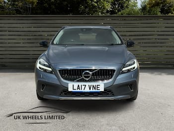 Used Volvo V40 Cross Country 2017 for sale - 79766976: Photo