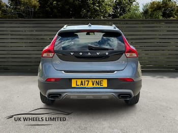 Used Volvo V40 Cross Country 2017 for sale - 79766976: Photo