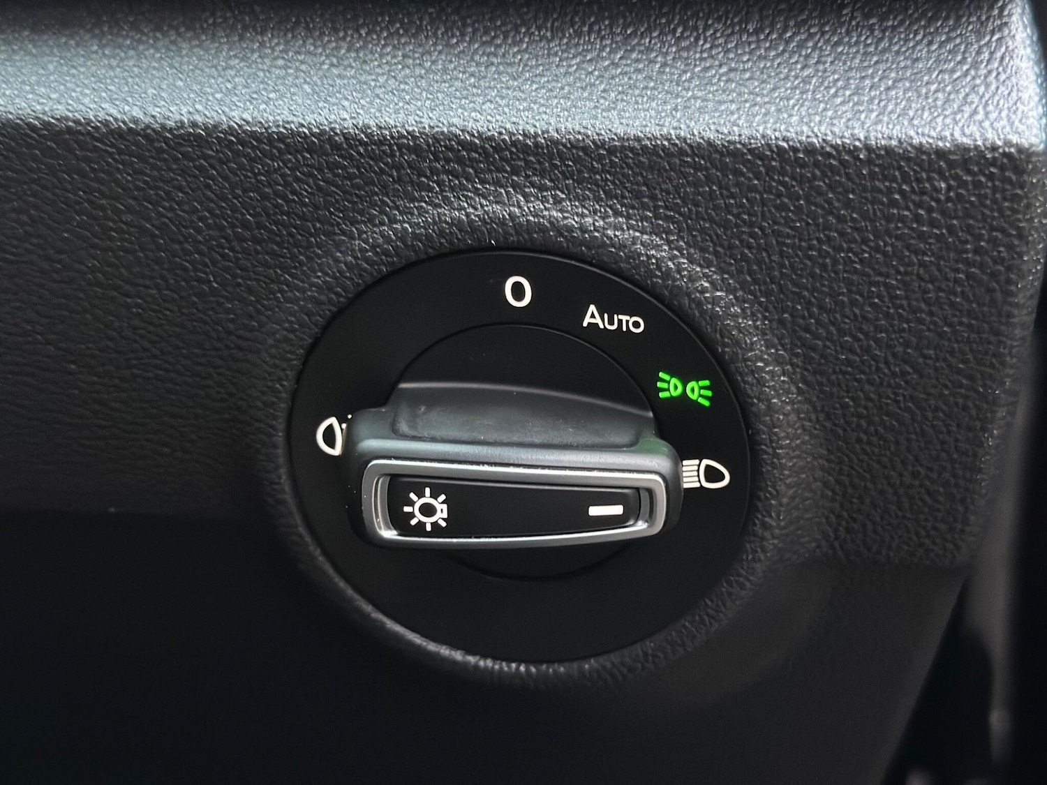 Used Volkswagen T-Roc 2020 for sale - 76752818: Photo 31