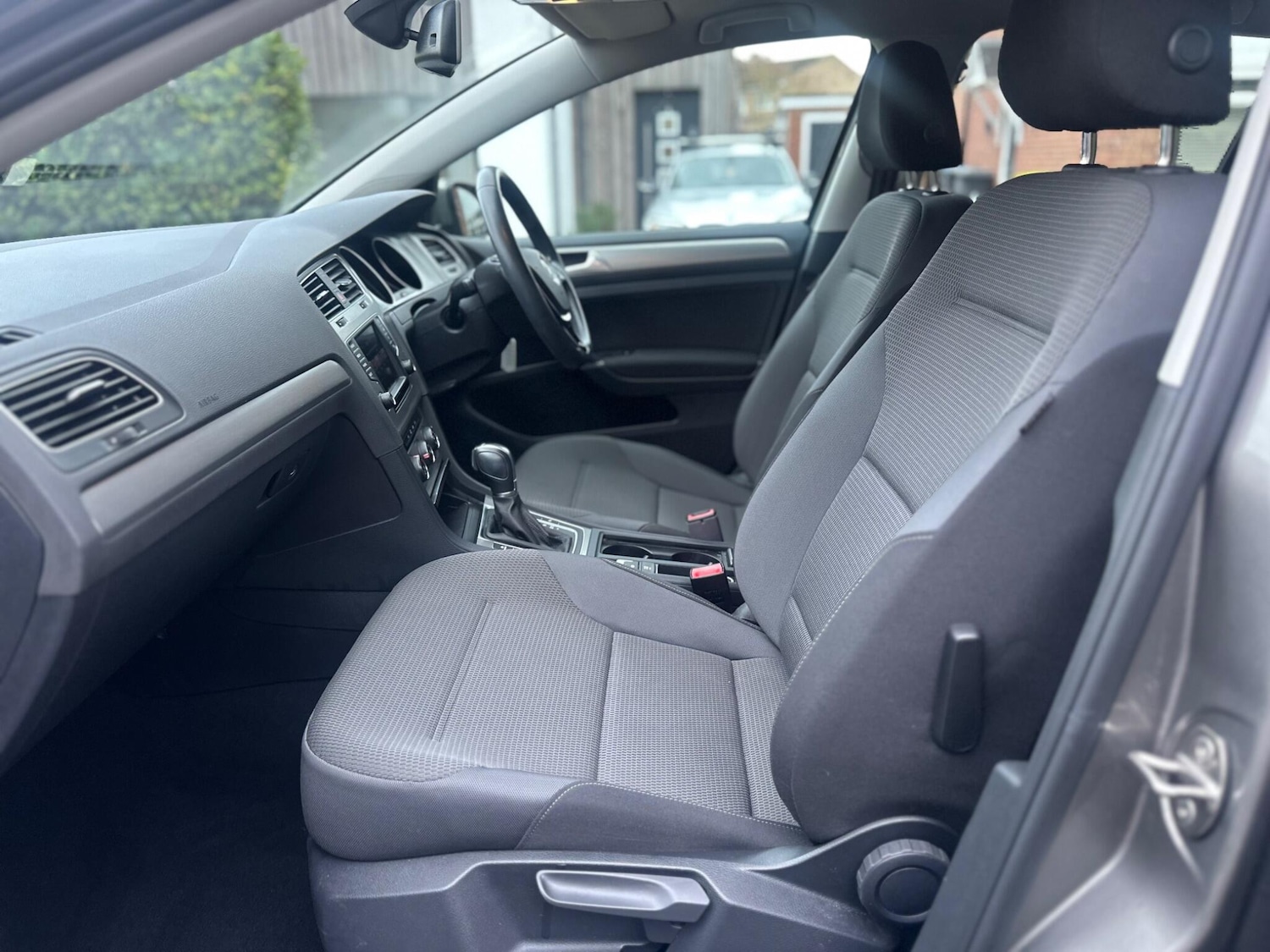 Used Volkswagen Golf 2016 for sale - 77684157: Photo 38