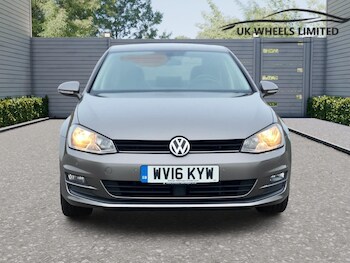 Used Volkswagen Golf 2016 for sale - 77684157: Photo