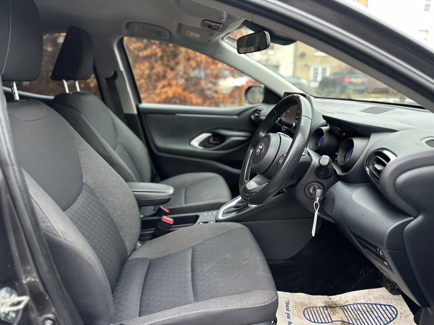 Used Toyota Yaris 2020 for sale - 77376064: Photo 11