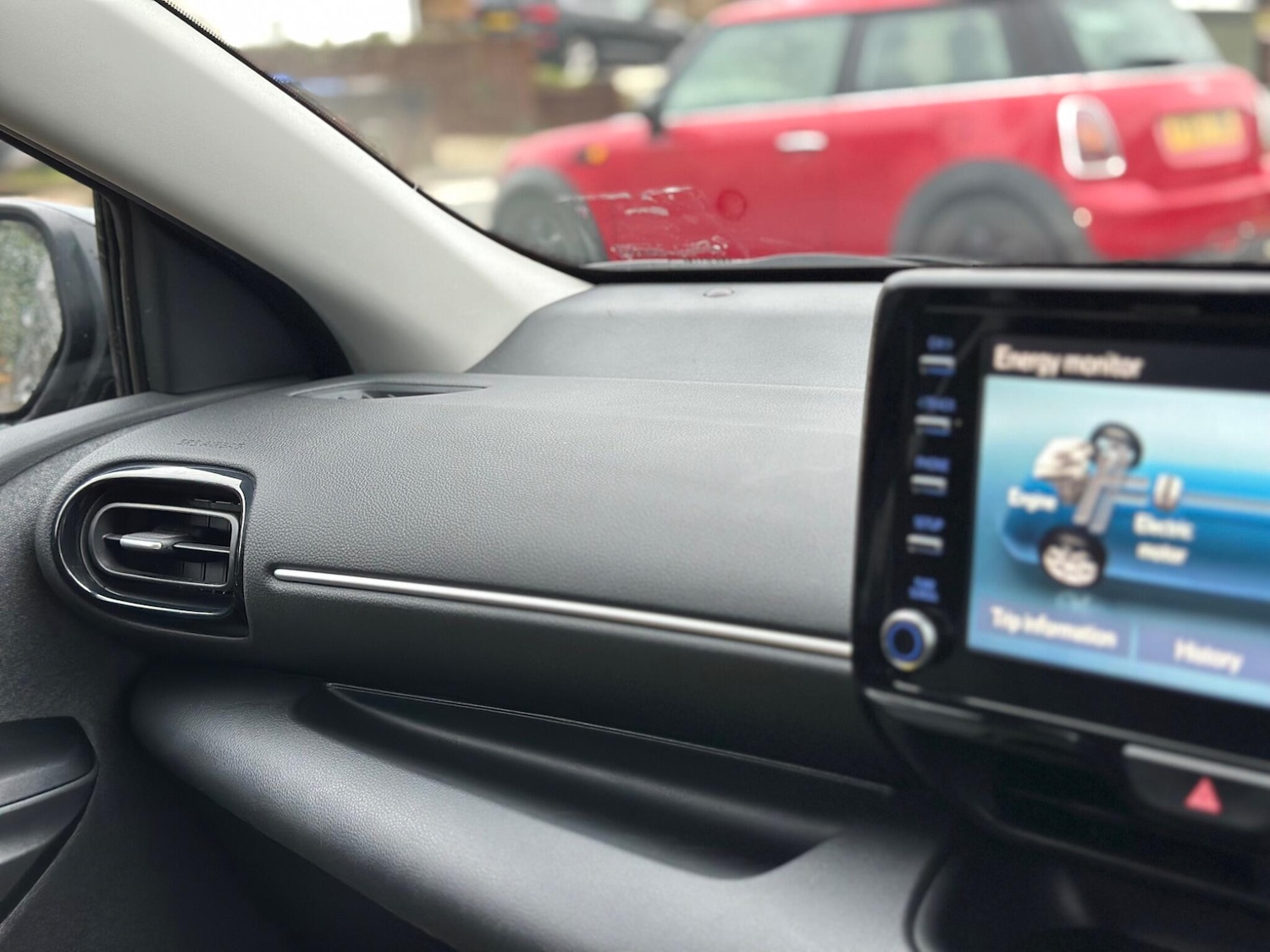 Used Toyota Yaris 2020 for sale - 77376064: Photo 43