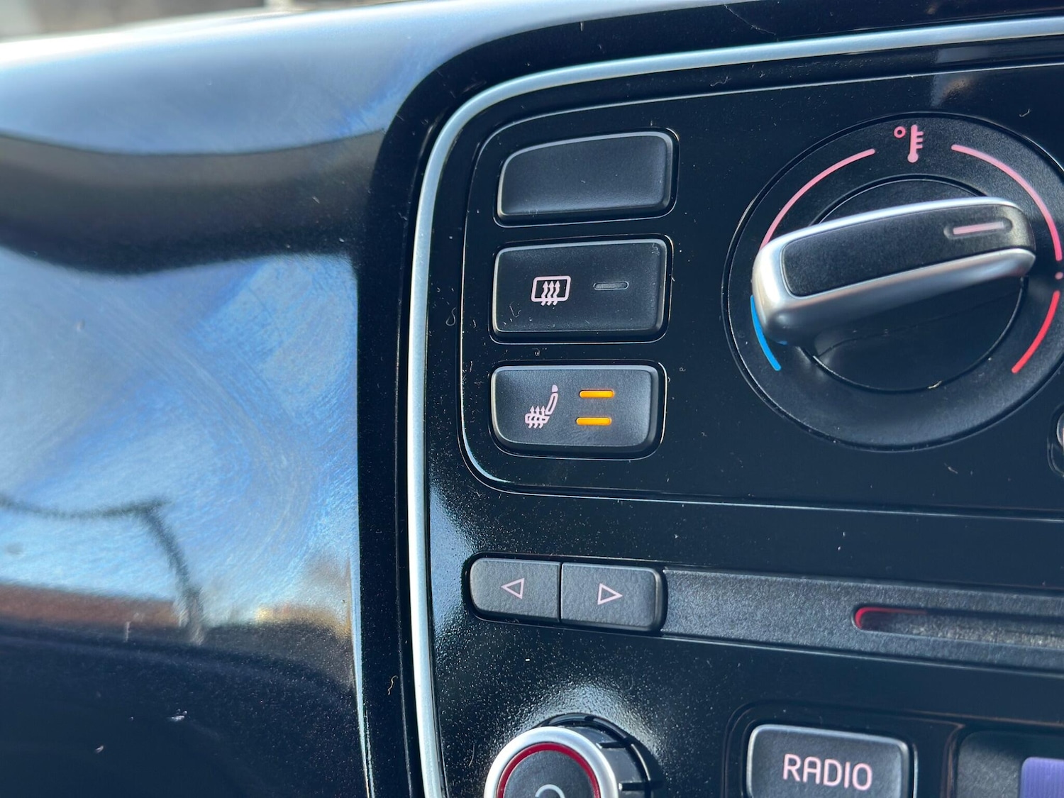 Used Volkswagen up! 2015 for sale - 77892782: Photo 28