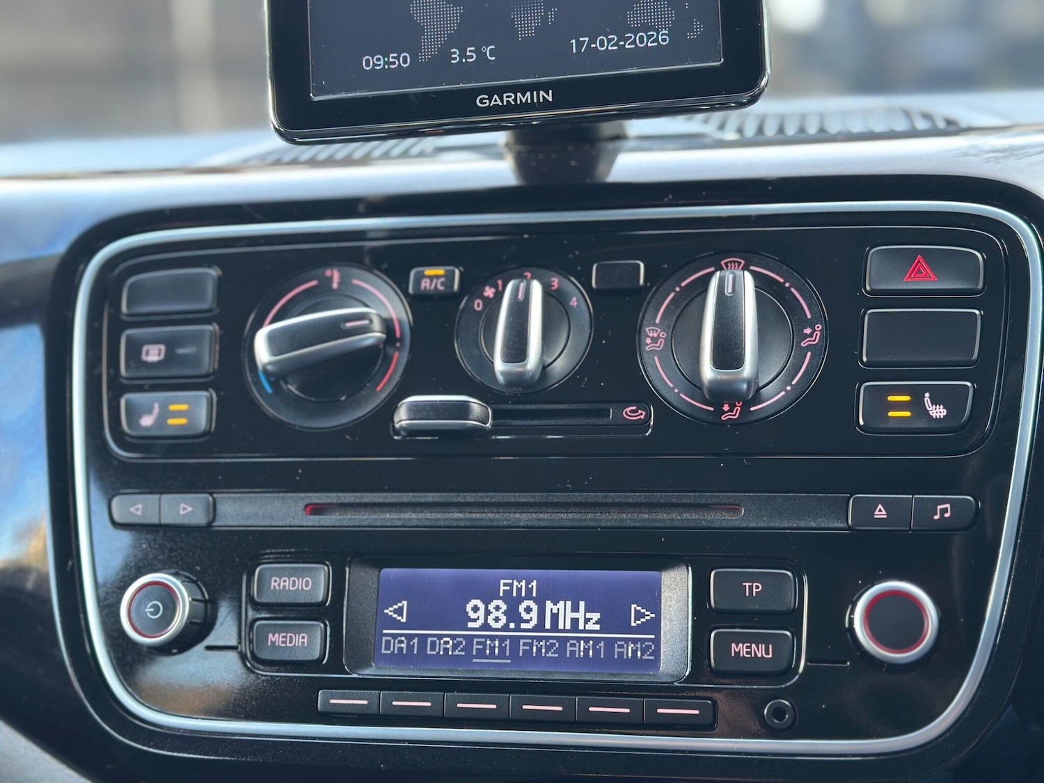 Used Volkswagen up! 2015 for sale - 77892782: Photo 30