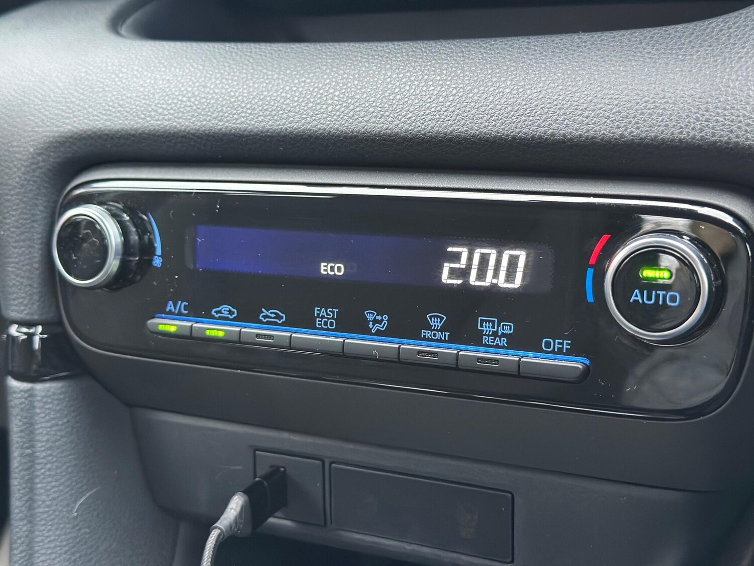 Used Toyota Yaris 2023 for sale - 77626222: Photo 51