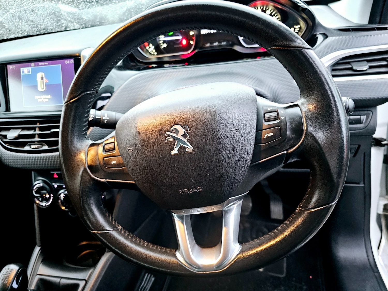 Used Peugeot 208 2016 for sale - 76381936: Photo 13