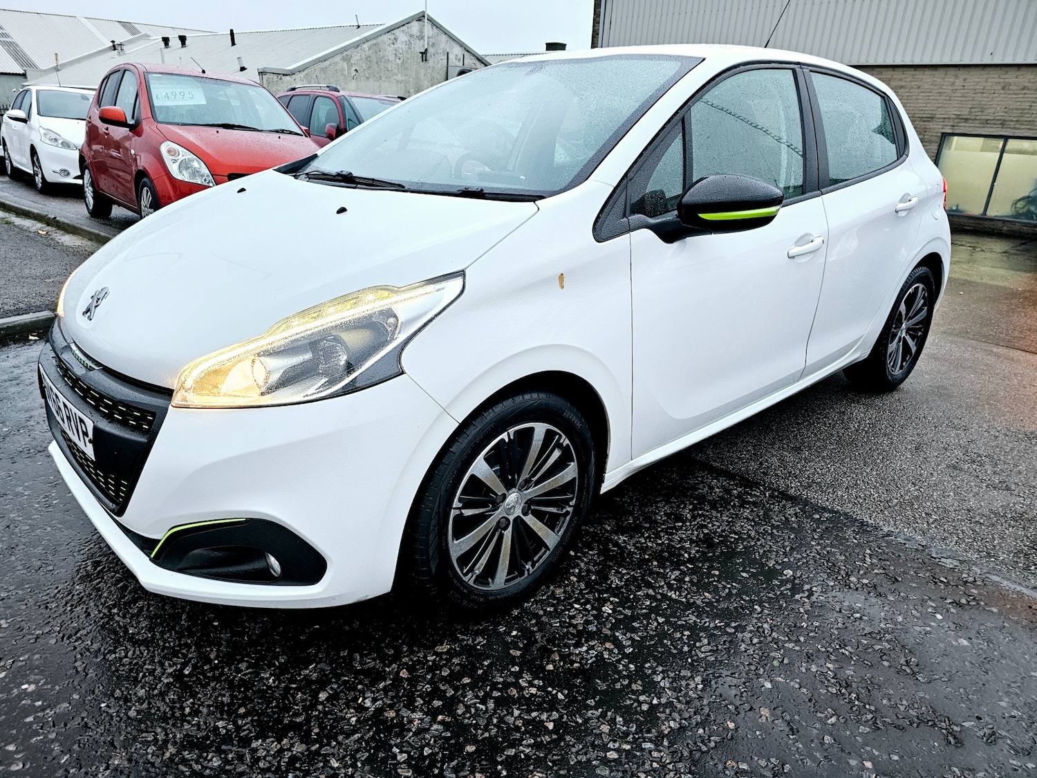 Used Peugeot 208 2016 for sale - 76381936: Photo 2