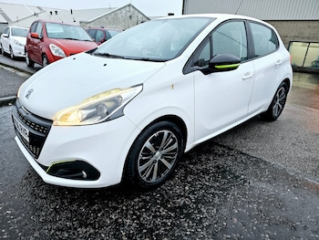 Used Peugeot 208 2016 for sale - 76381936: Photo
