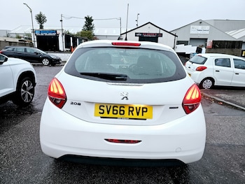 Used Peugeot 208 2016 for sale - 76381936: Photo