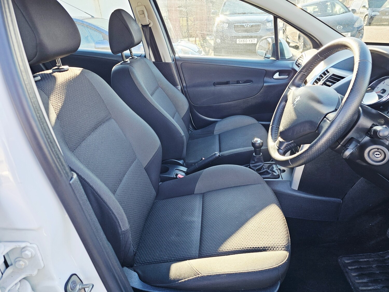 Used Peugeot 207 2012 for sale - 77630714: Photo 9