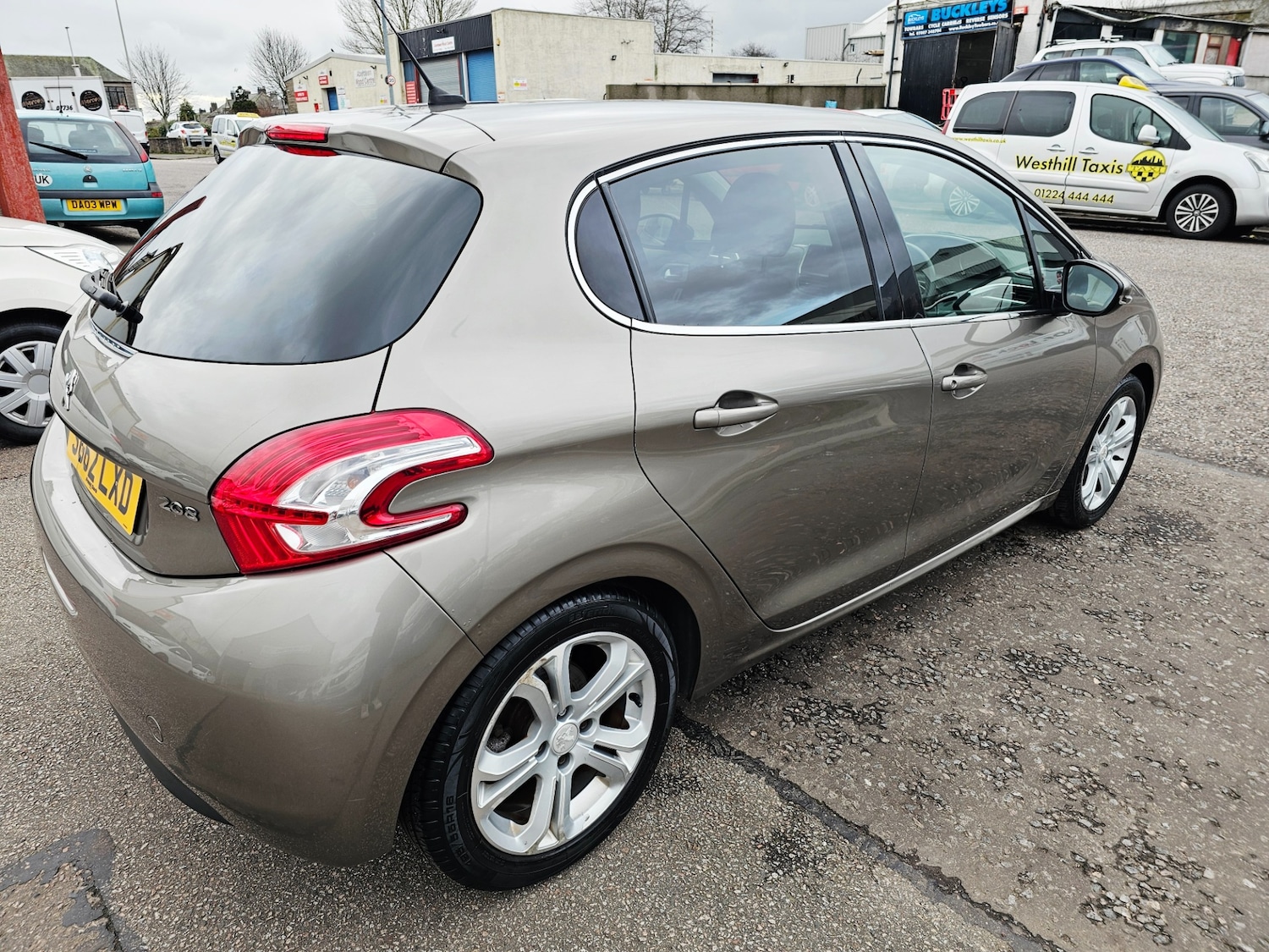Used Peugeot 208 2012 for sale - 77364056: Photo 3