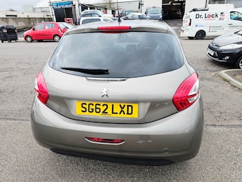 Used Peugeot 208 2012 for sale - 77364056: Photo