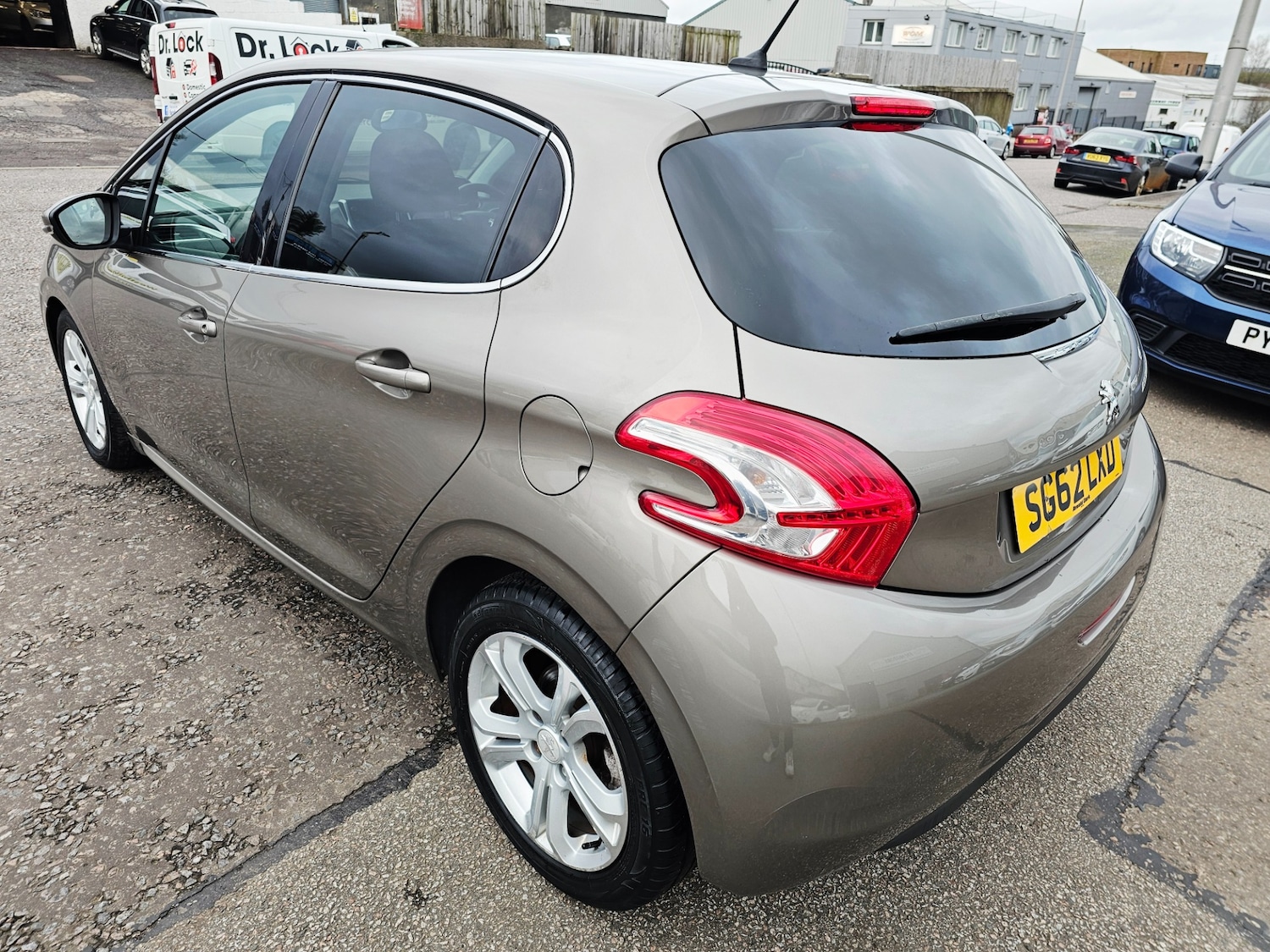 Used Peugeot 208 2012 for sale - 77364056: Photo 5